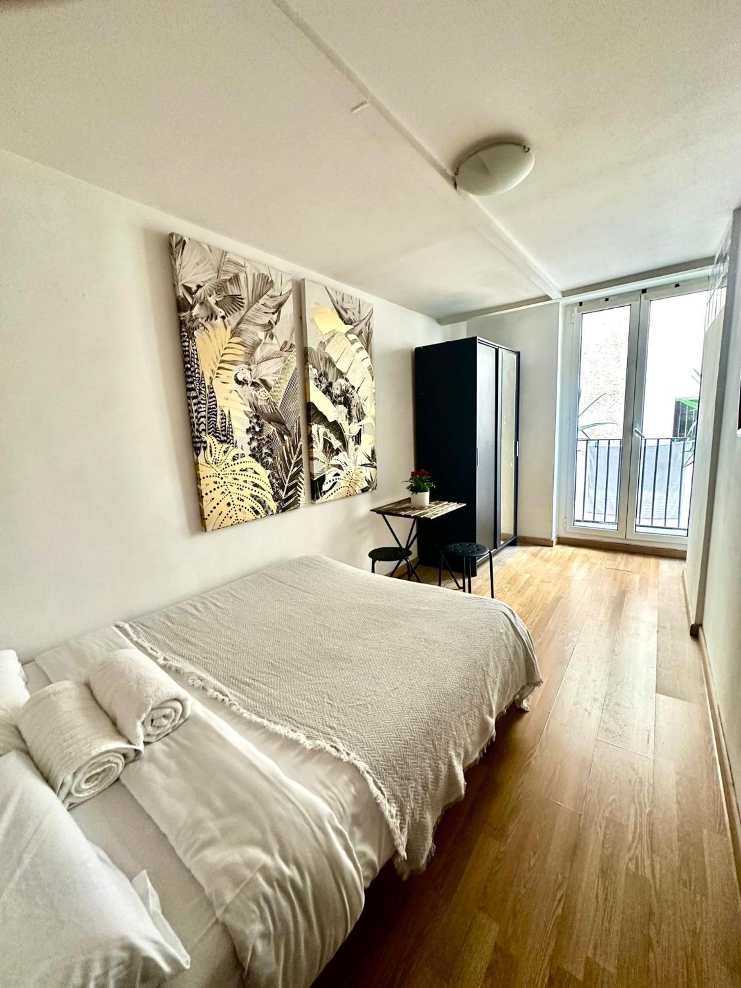 ברצלונה Private Rooms In City Center מראה חיצוני תמונה