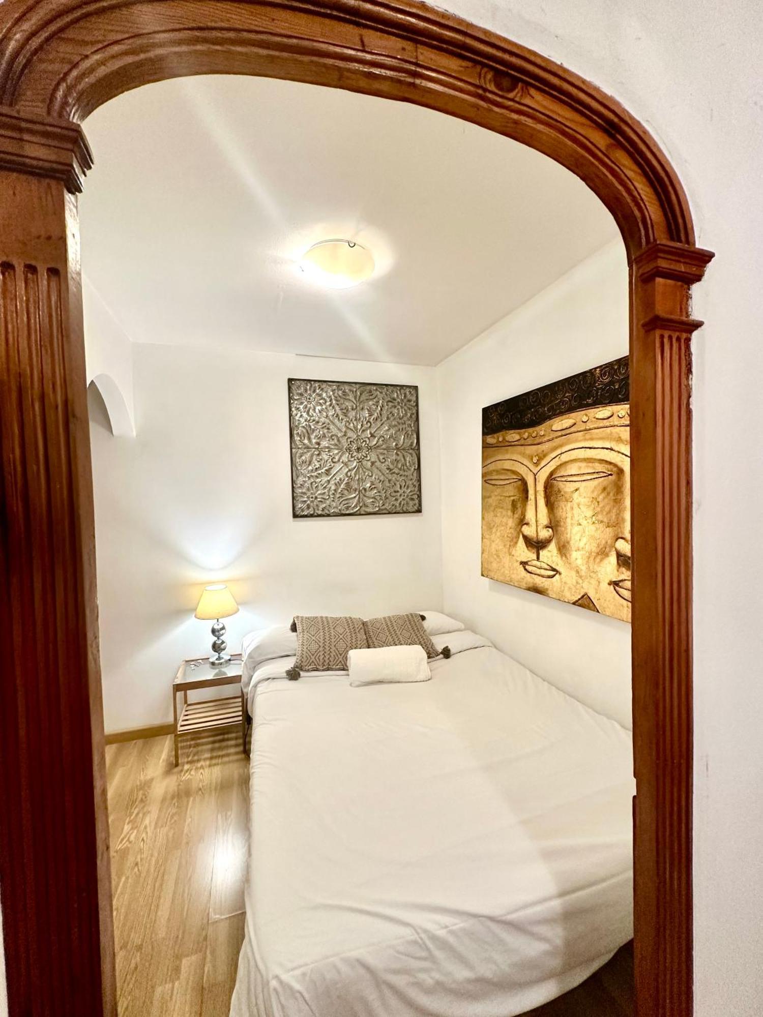 ברצלונה Private Rooms In City Center מראה חיצוני תמונה