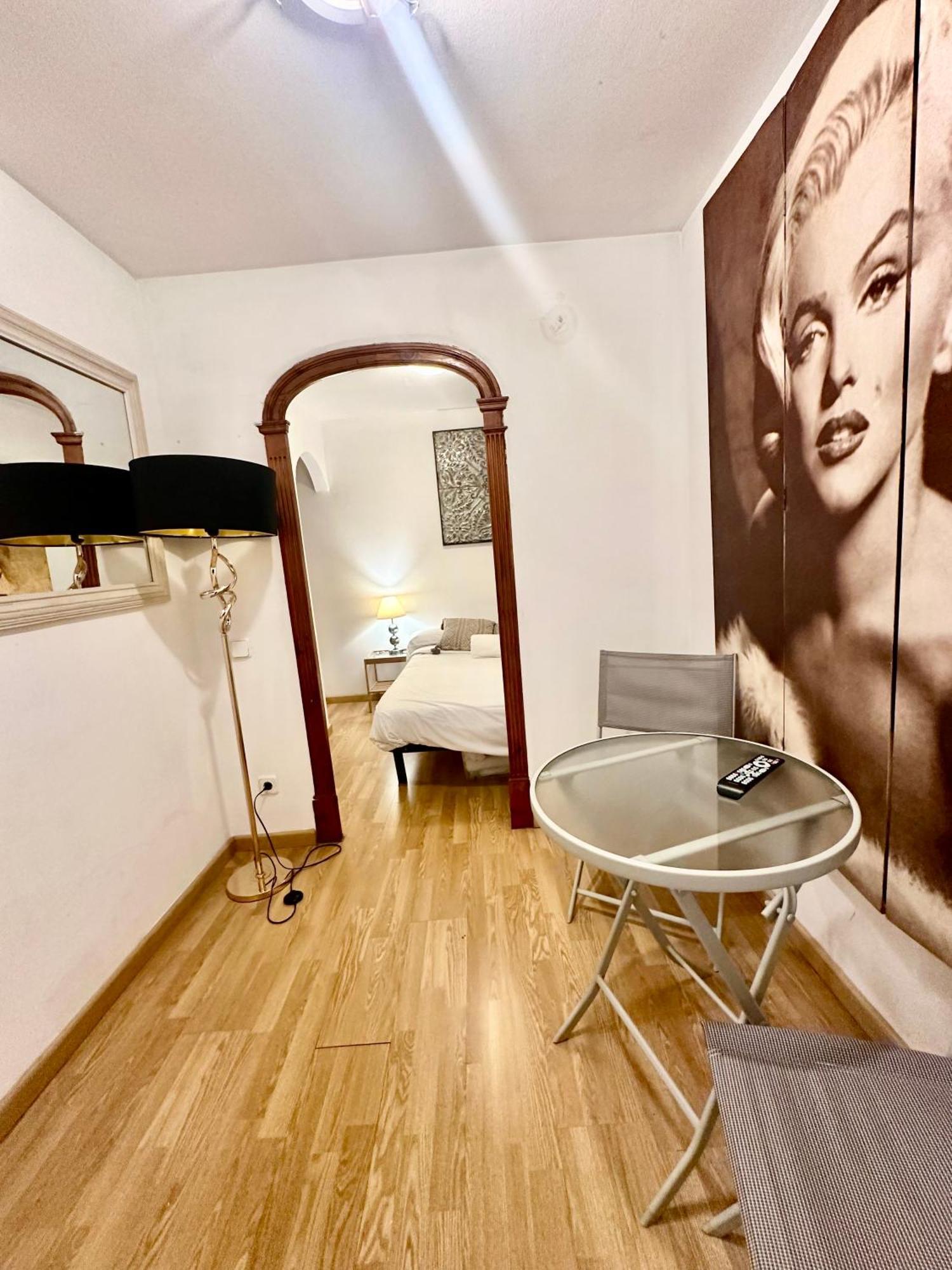 ברצלונה Private Rooms In City Center מראה חיצוני תמונה
